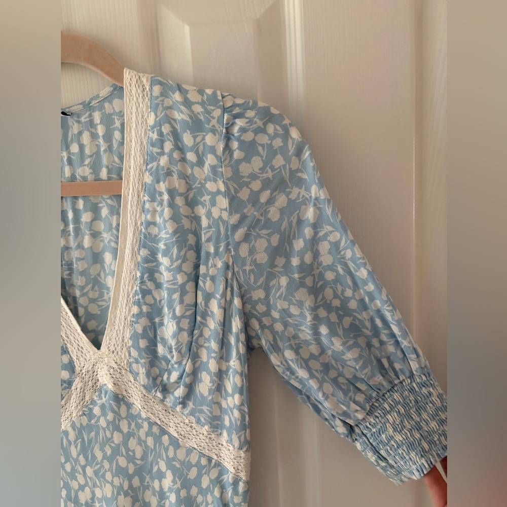 RIXO Light Blue Floral Maxi Dress Size 8 Runs Small - Picture 6 of 7
